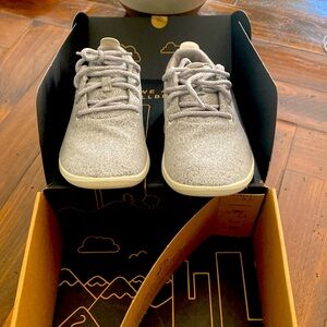 allbirds wool runners, dapple grey (cream) Men’s size 9. Never worn!
